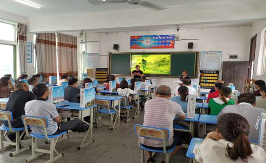衡陽技師學院機械工程系召開 “您的相伴，我的成長”主題家長會