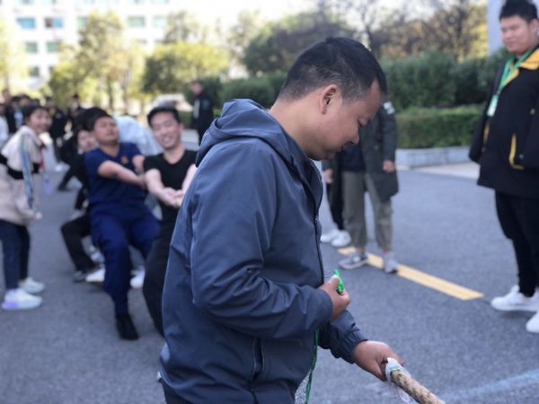 一根繩、一條心、一塊拼、一起贏