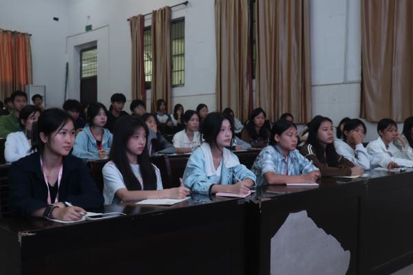 學(xué)院青年宣講團(tuán)開(kāi)展2025年第一次培訓(xùn)