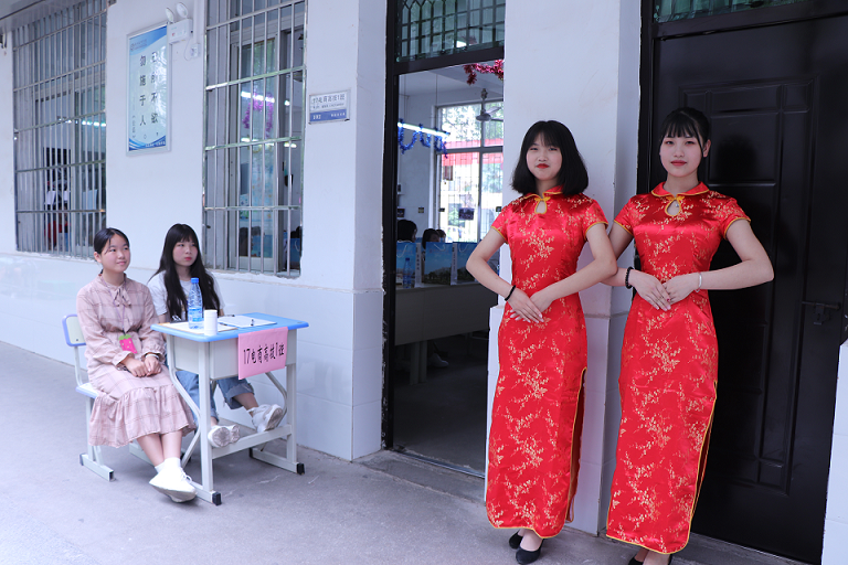 現(xiàn)代物流系“攜手并進(jìn)，共贏未來”主題家長會(huì)召開