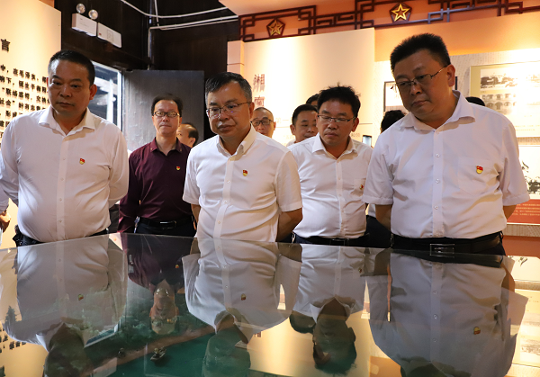 衡陽(yáng)技師學(xué)院主題教育讀書(shū)班暨黨委理論學(xué)習(xí)中心組（擴(kuò)大）赴湘南學(xué)聯(lián)開(kāi)展實(shí)踐學(xué)習(xí)