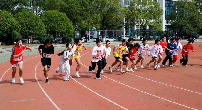 技能健兒勇?tīng)?zhēng)先 各族同心向未來(lái)——寫(xiě)在學(xué)院第十七屆田徑運(yùn)動(dòng)會(huì)之際