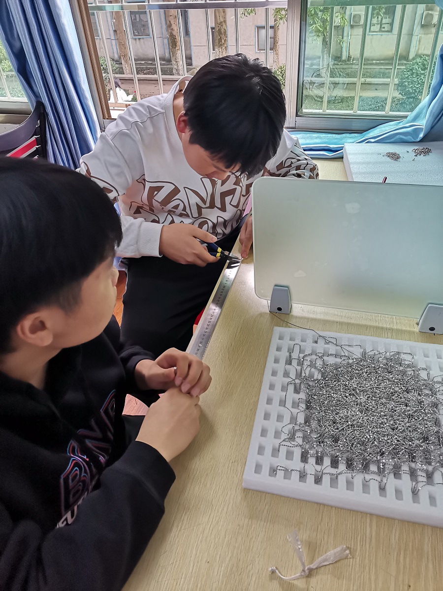 校企合作打開新局面，勤工儉學(xué)助力貧寒學(xué)子